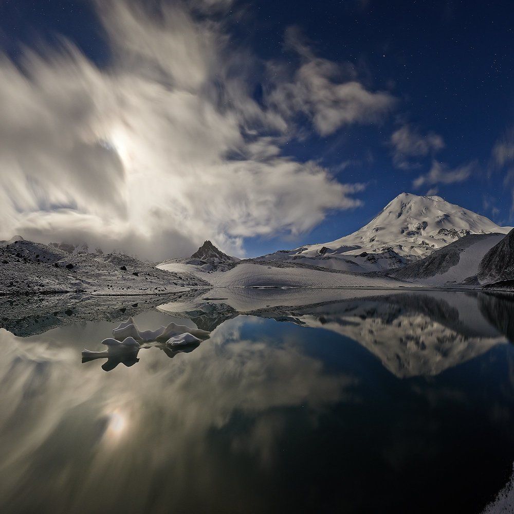 Светлая ночь под Эльбрусом