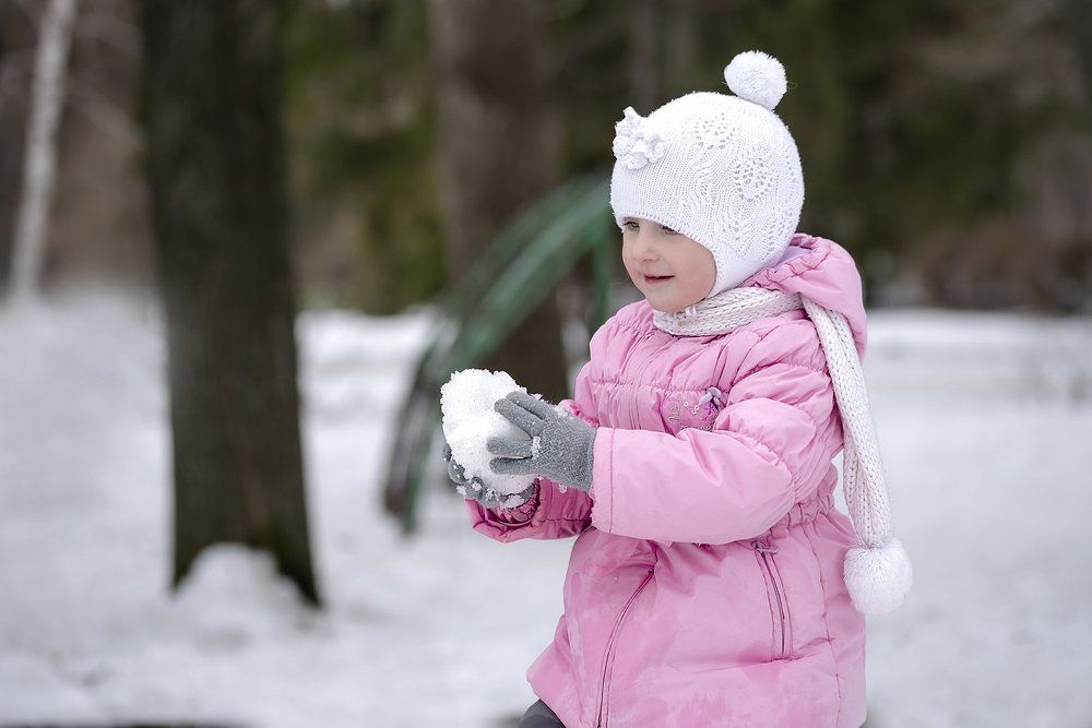 Вот и первый снег, вот и первые снежки