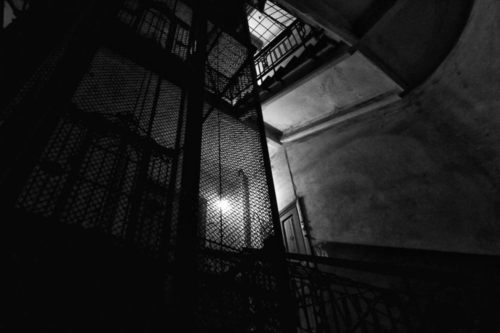 Старый подъезд