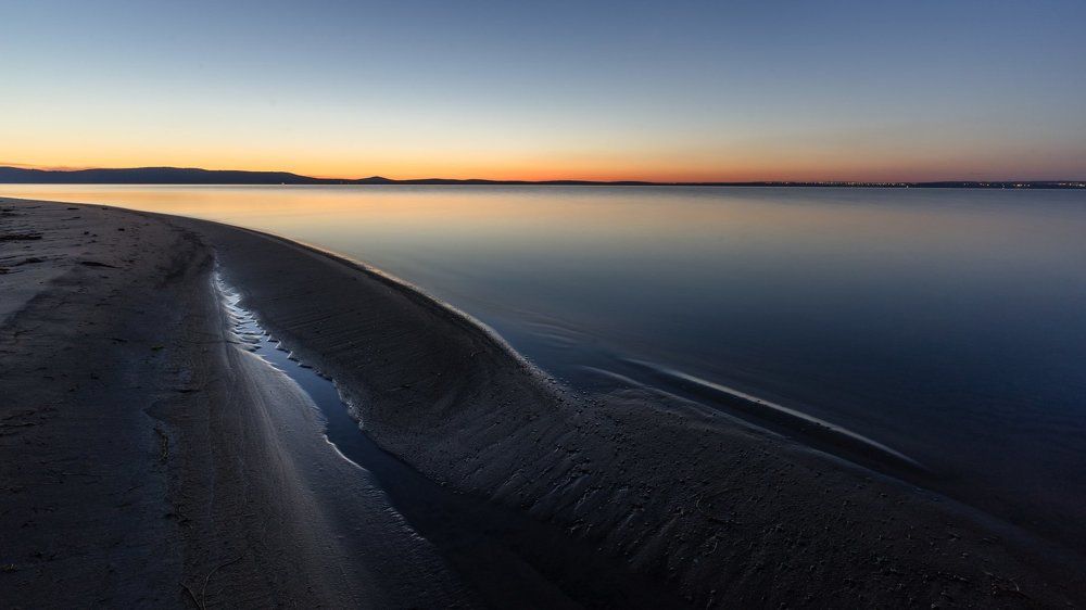 песчаный берег