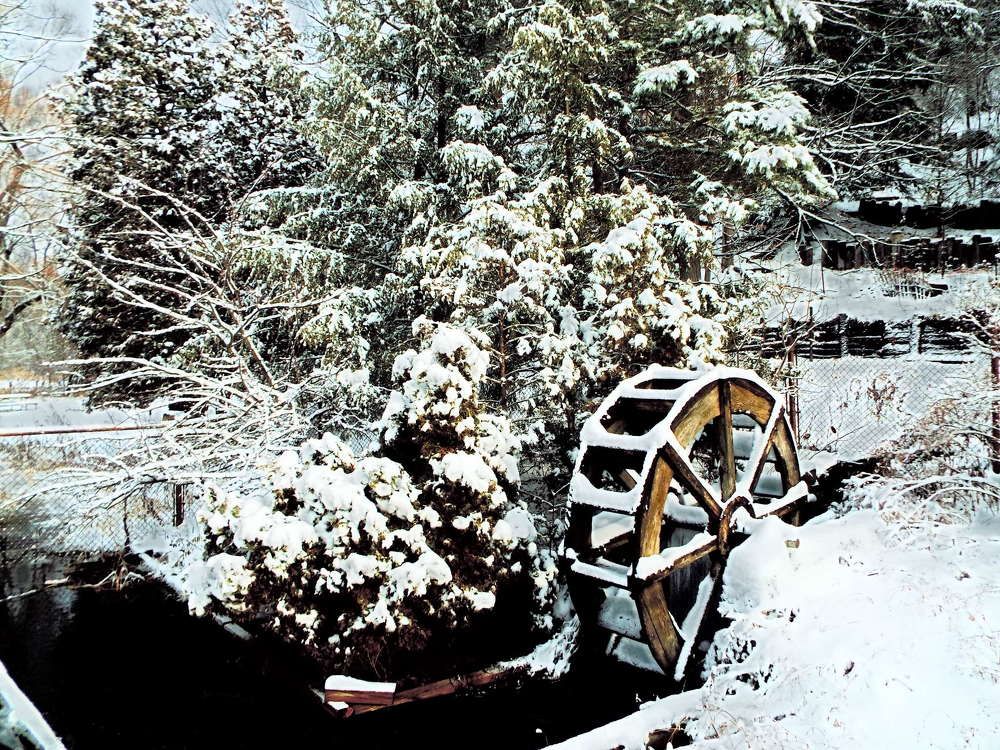 Winter water wheel