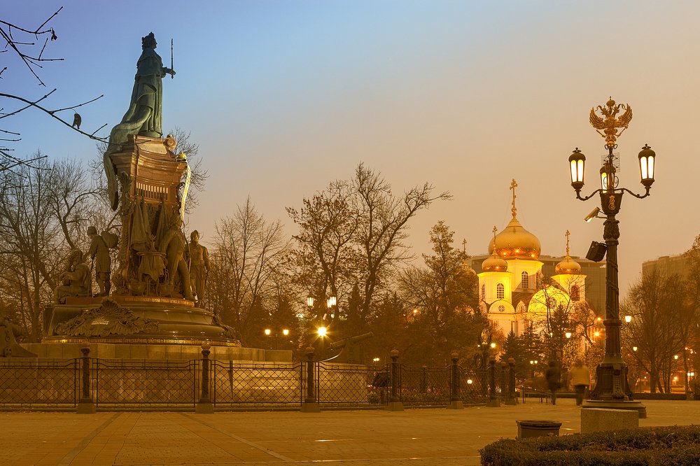 Осенний рассвет с Екатериной II