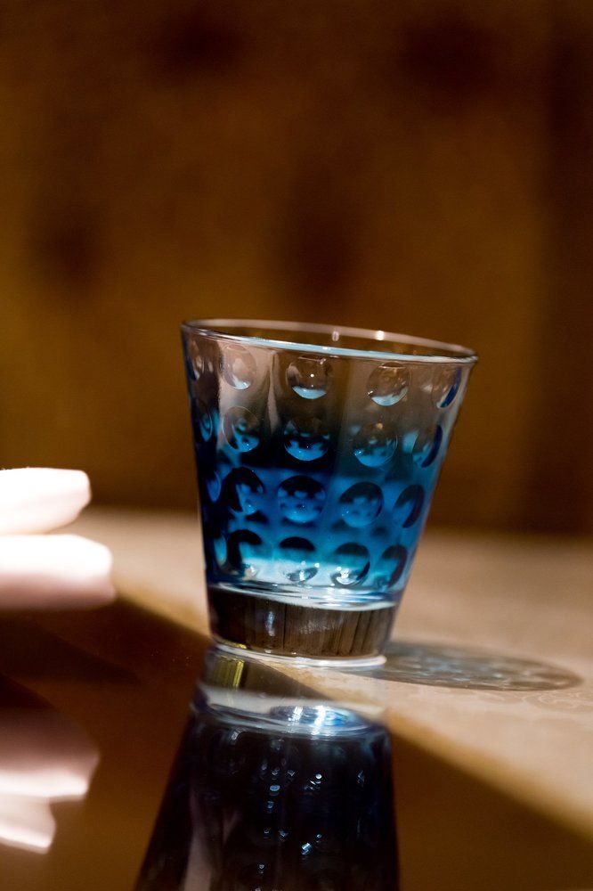 The glass is empty or beautiful?