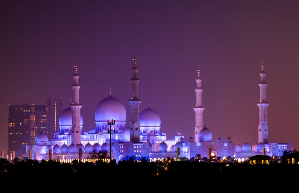 Abu Dhabi biggest mosque at night.