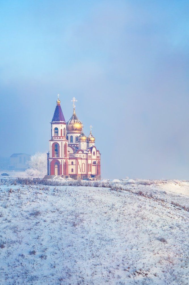 Храм новомученников и исповедников российских .