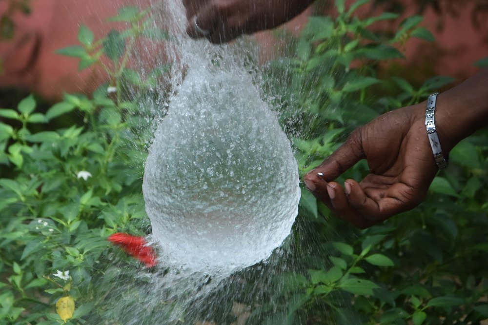water ballon burst