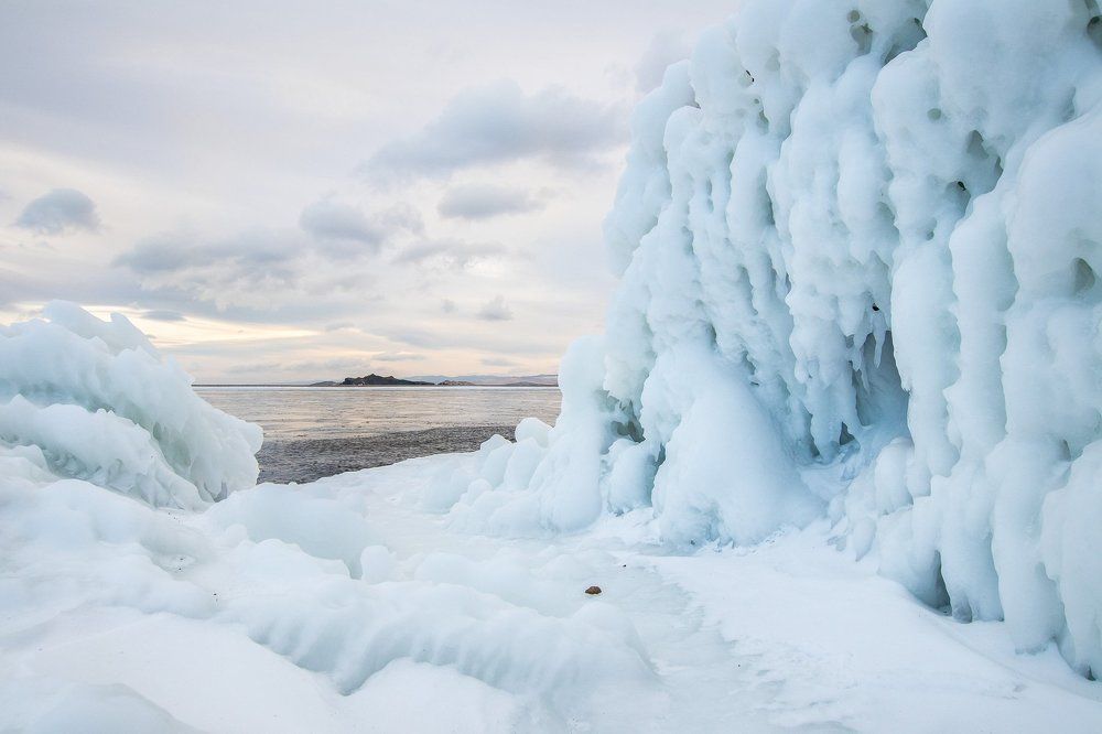 Берег Байкала.