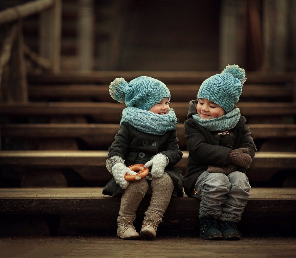 парочка на лавочке