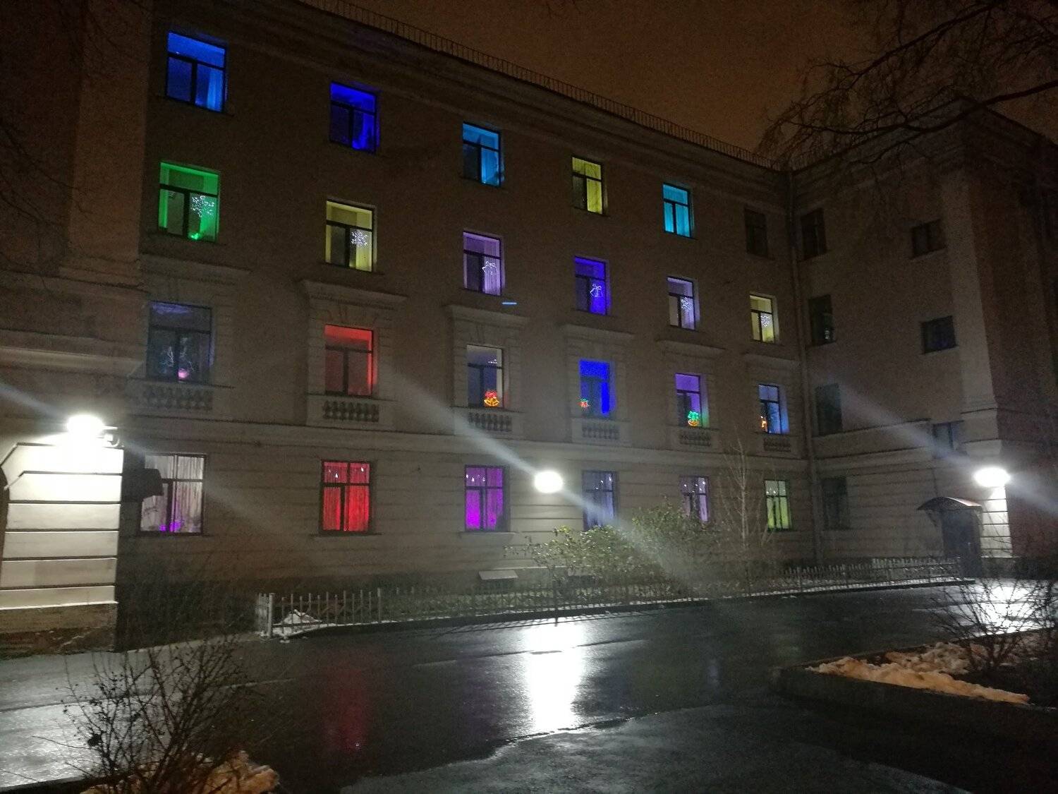 Разные жизни.