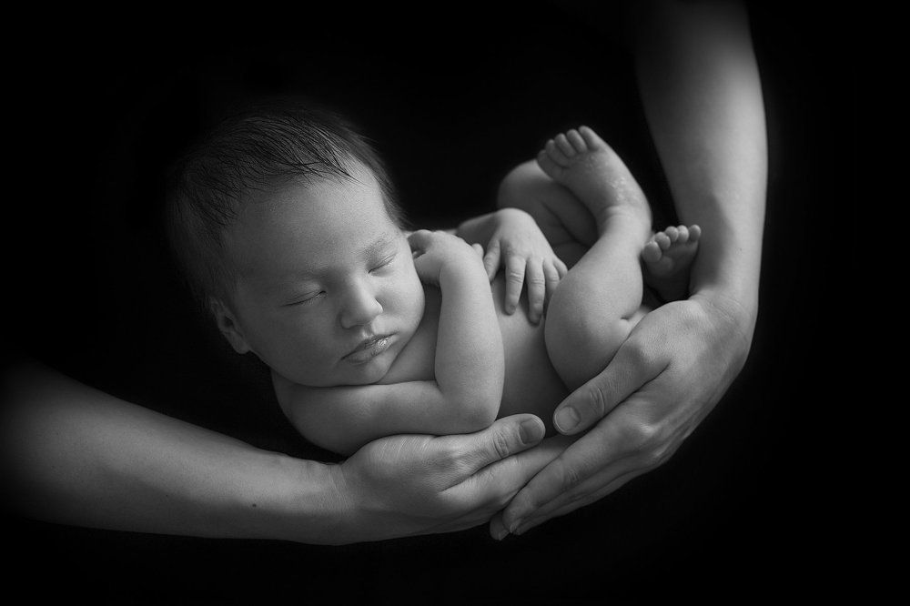 В маминых руках..