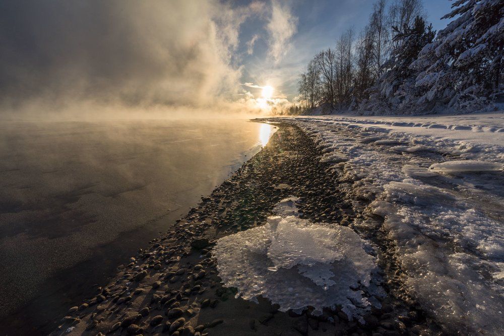Вдоль берега