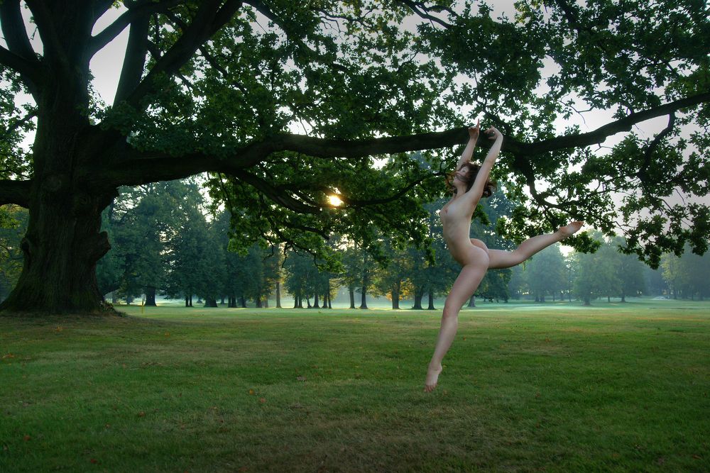 Morning nude ballet in park
