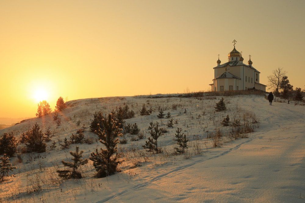 Дорога к храму.