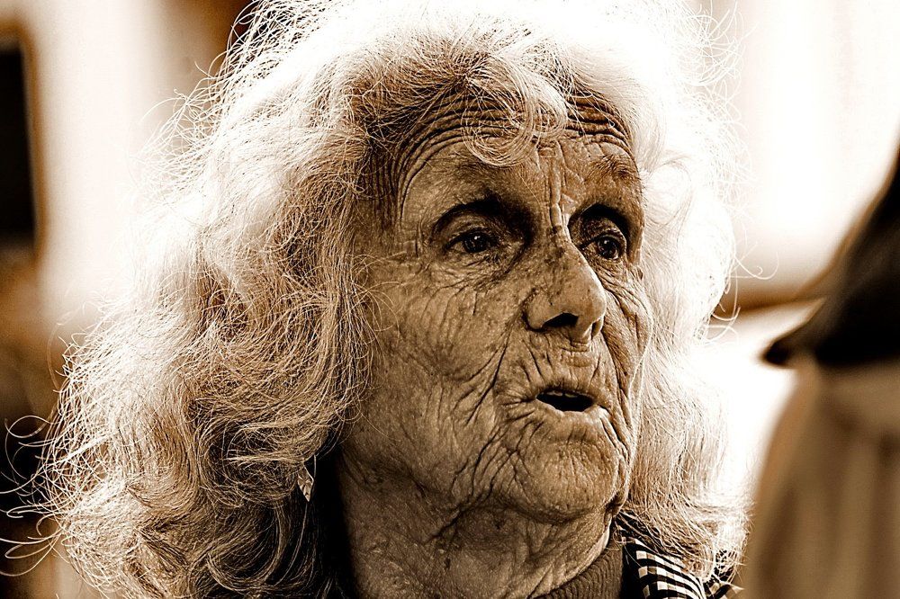 БЛОКАДНИЦА .