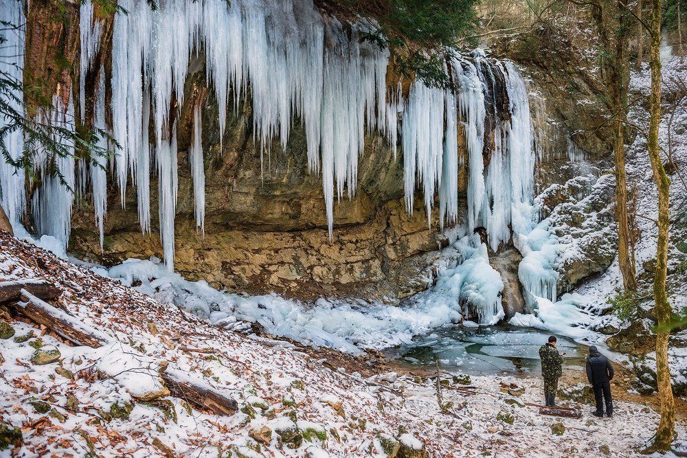 Застывший водопад