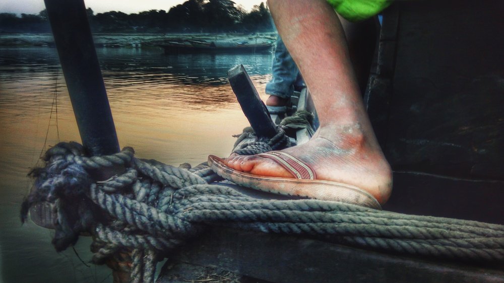 River,Boat and Life!