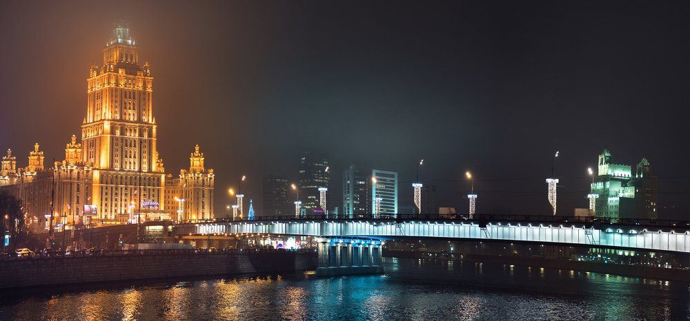 Москва не спит;)