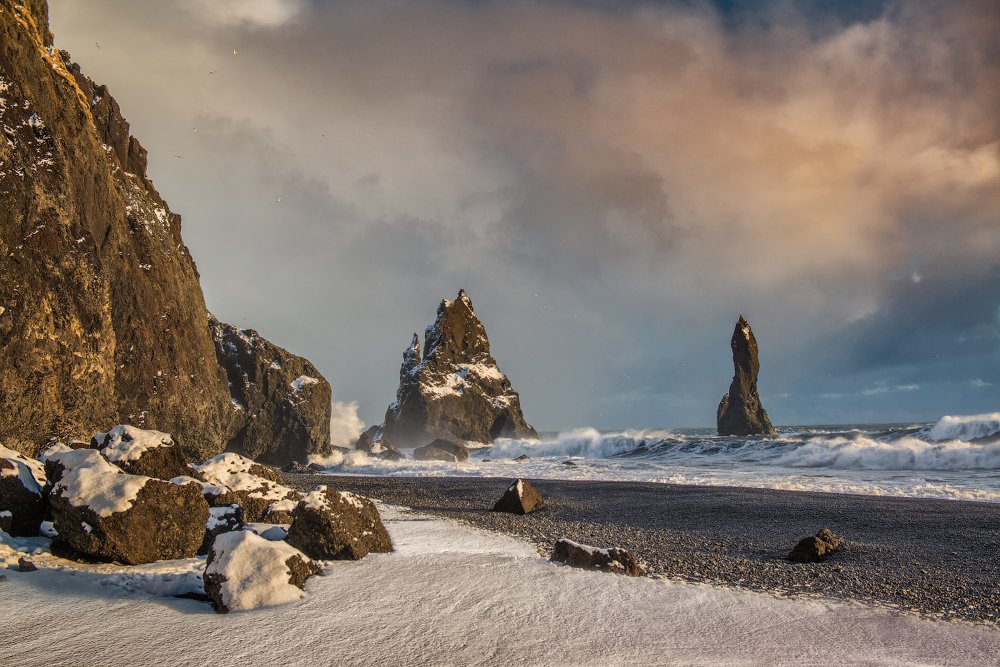 Рейнисдрангар