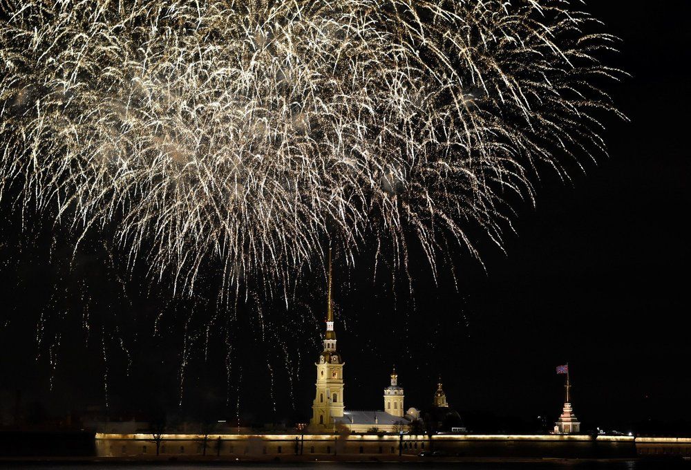 Новогодний салют.