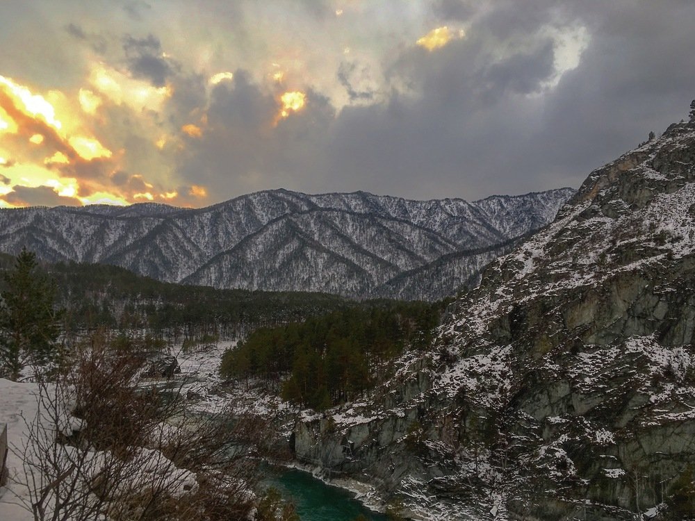 Вечер в Горах