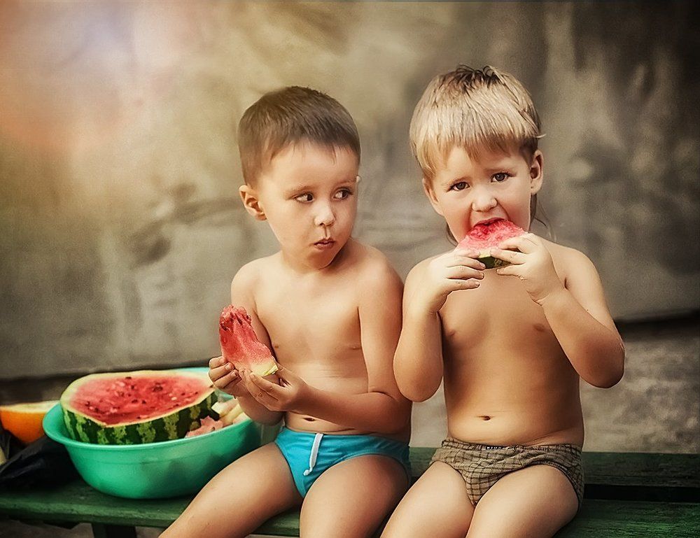 Поедание арбуза