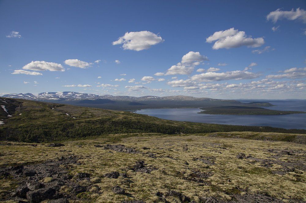 View from the Khibiny to the Lavoerskie Tundra. Umbozero