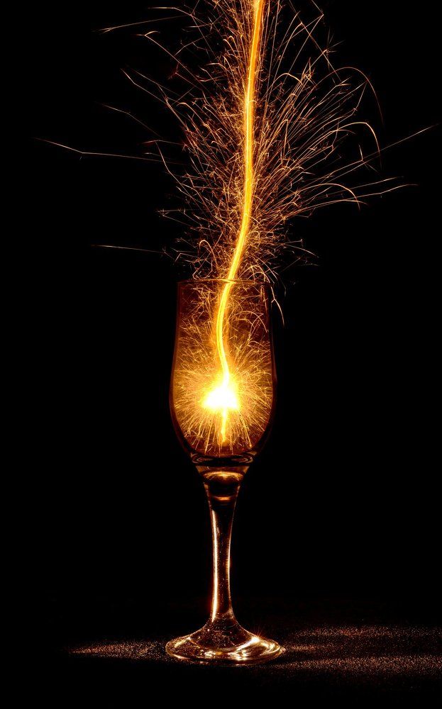 искры в бокале