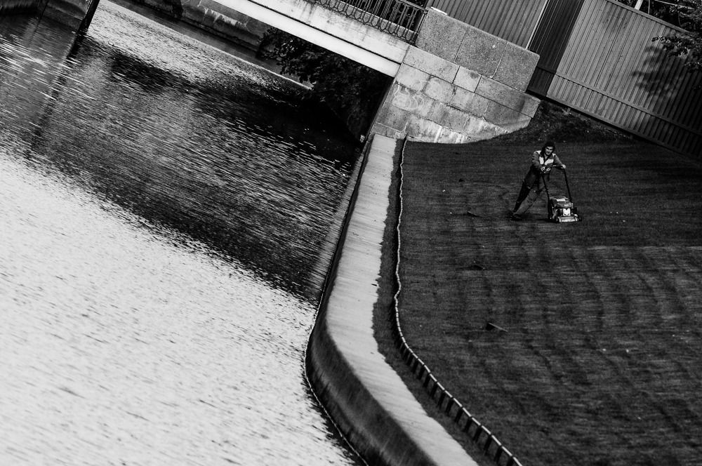 С чувством горизонта.