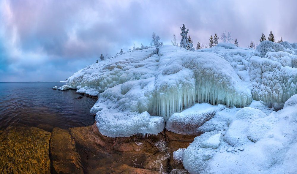 Ледяные скалы Ладоги.