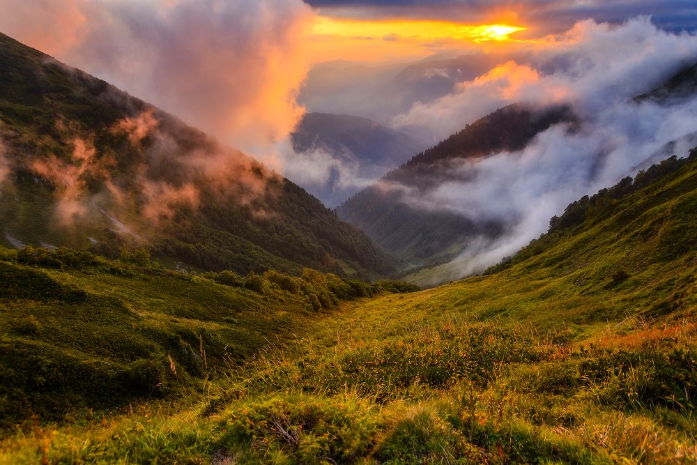 Закат на карнизе Бзерпи