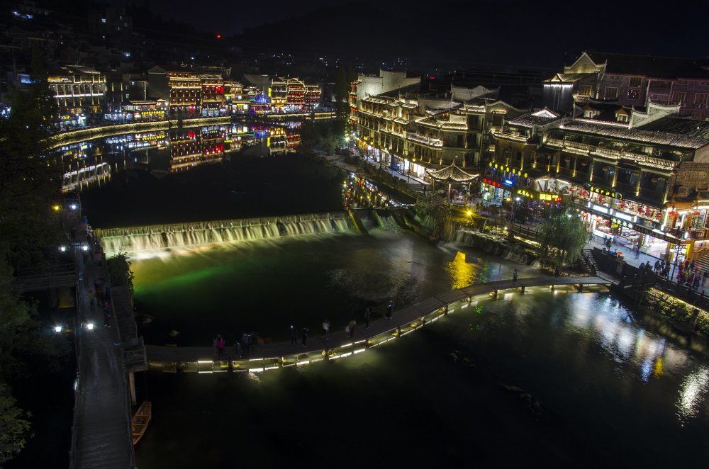 Город феникс - Фэнхуан.