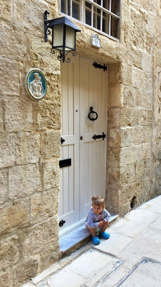 Мама и папа скоро вернуться