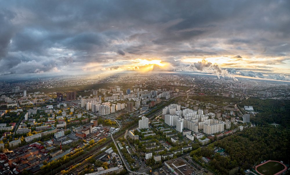 Москва не спит;)