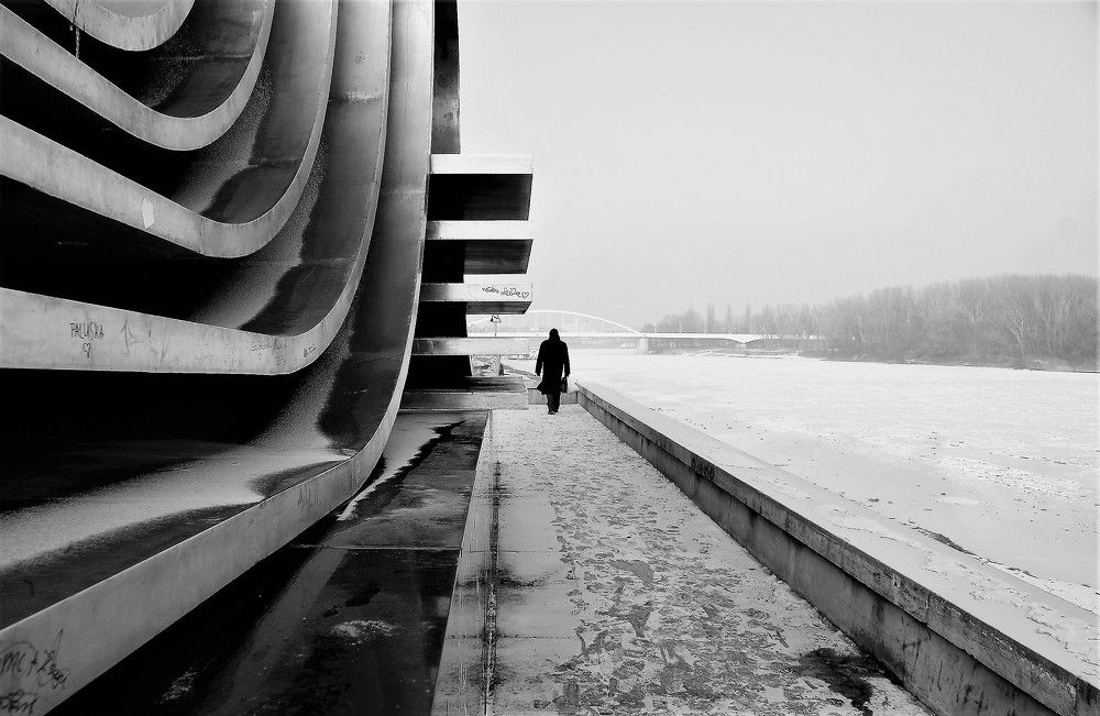 Photograph by Kátya Portörő