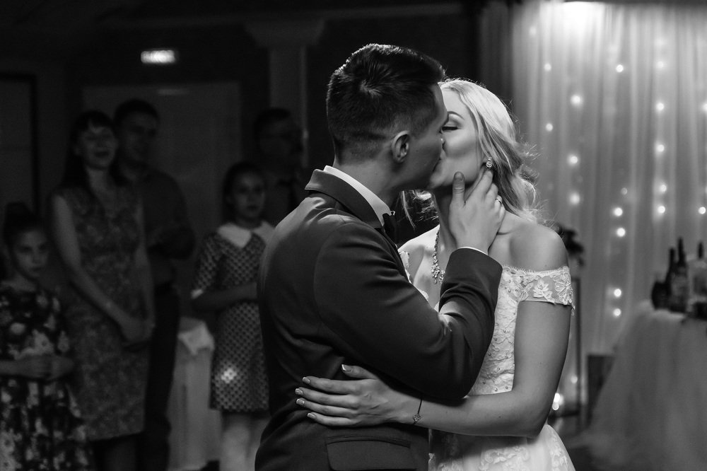 Поцелуй в танце