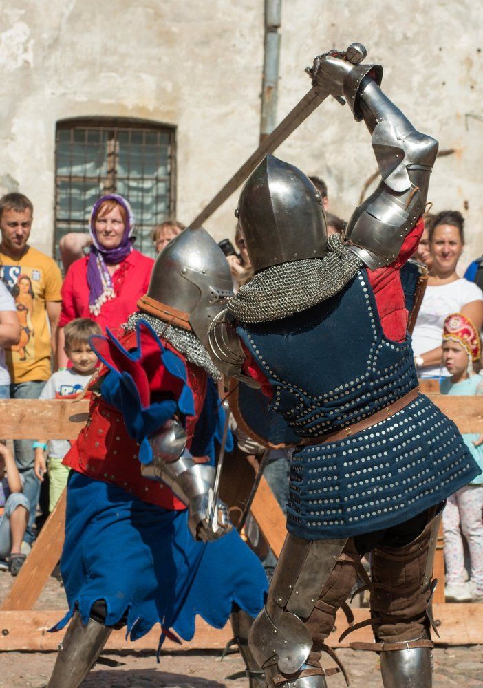 Удар, еще один удар и вот...