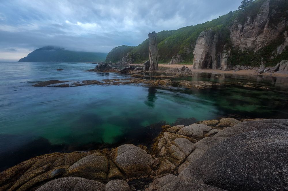 Море - чистый изумруд!