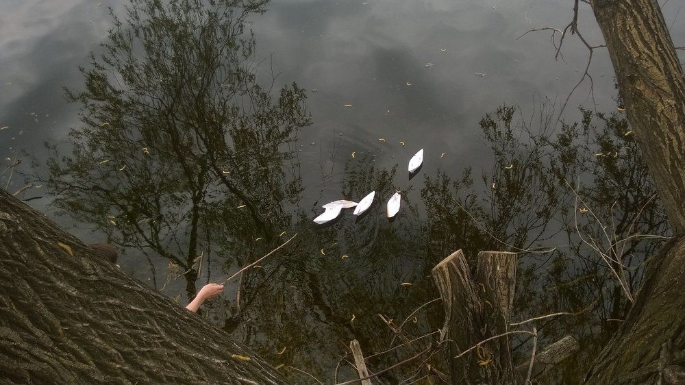 Бедые кораблики