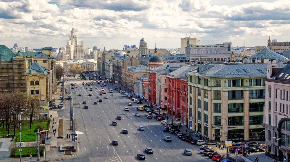 Москва. Новая площадь со смотровой площадки ЦДМ