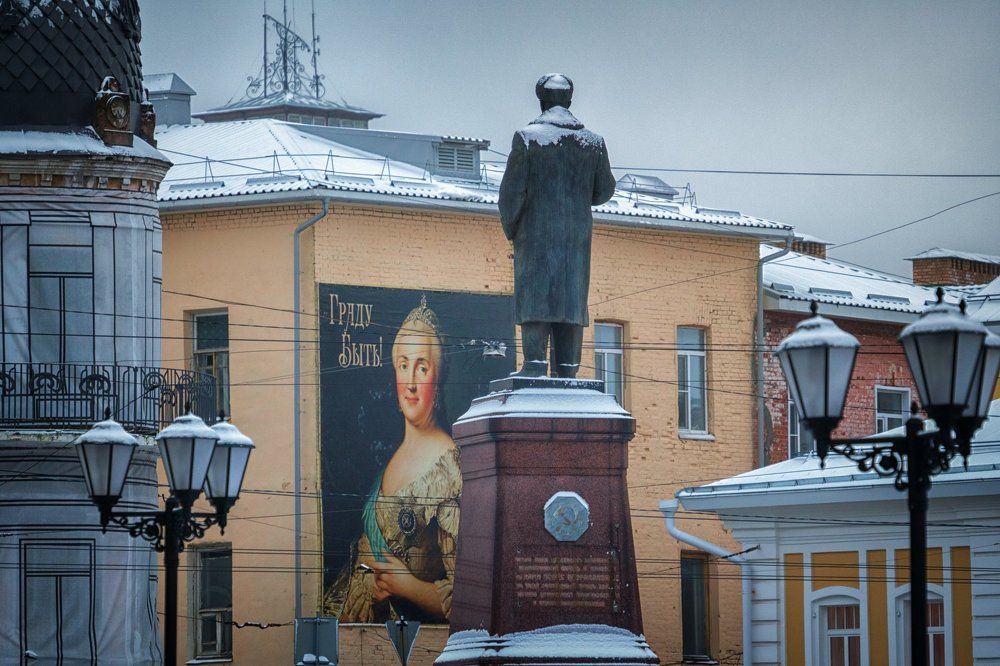 Эти глаза напротив...