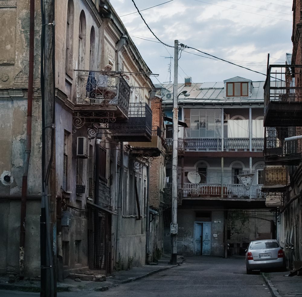 Кубинские мотивы в Старом Тбилиси.