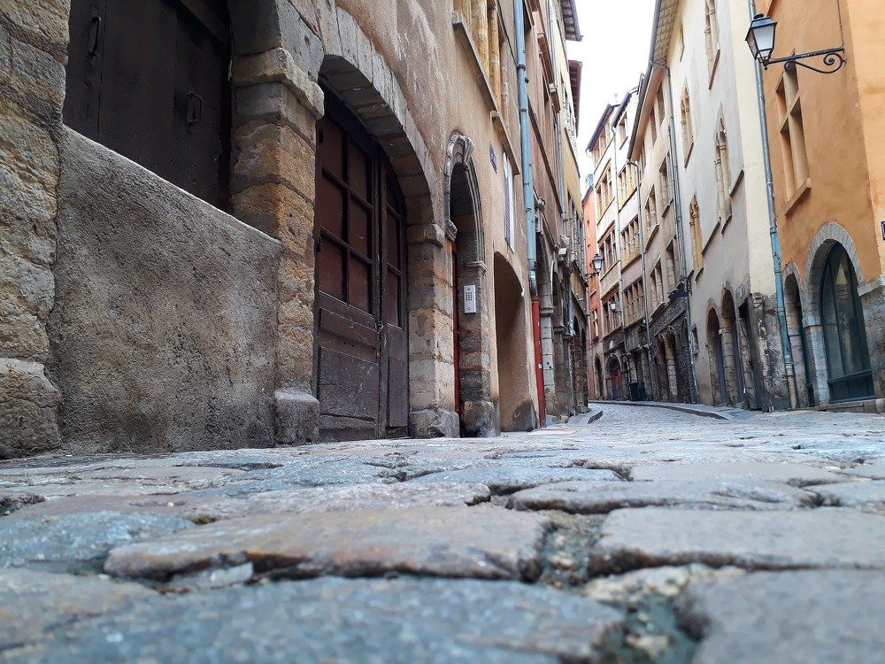 Wandering stones