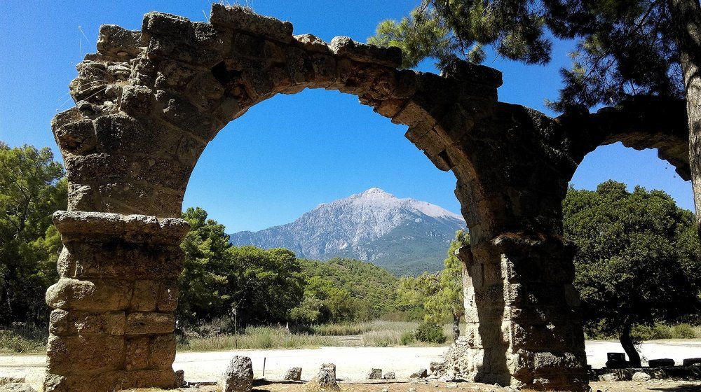 Вид на Тахталы с развалин древнего Фазелиса