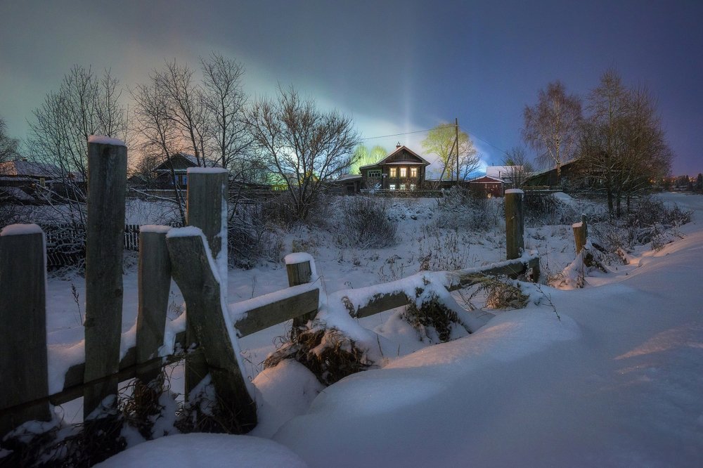 "На окраине зимним вечером"