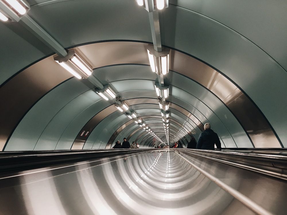 Станция метро Гипнотическая