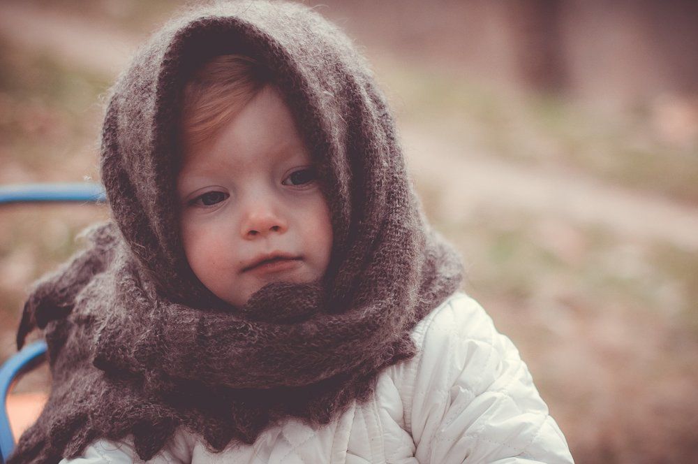 Little girl waiting winter