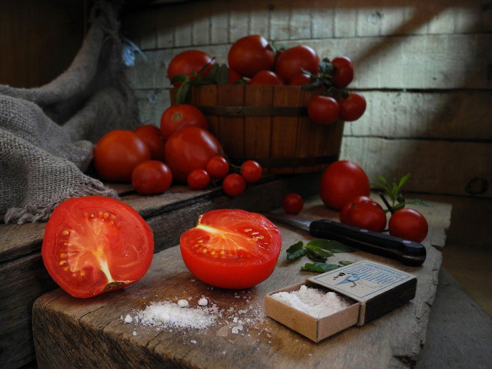 Помидорки с солькой.