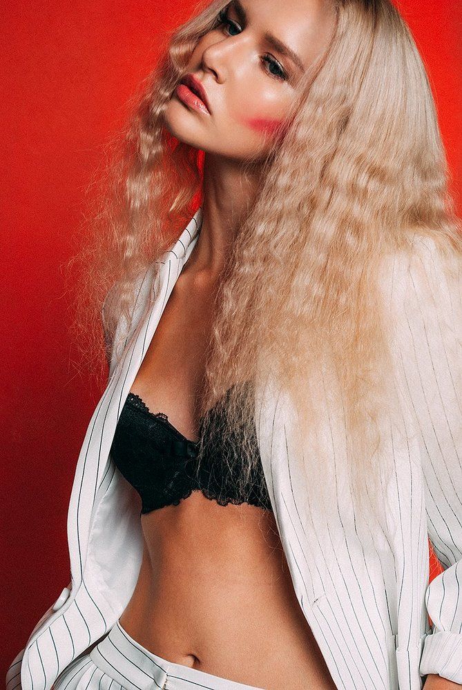 Что-то красное