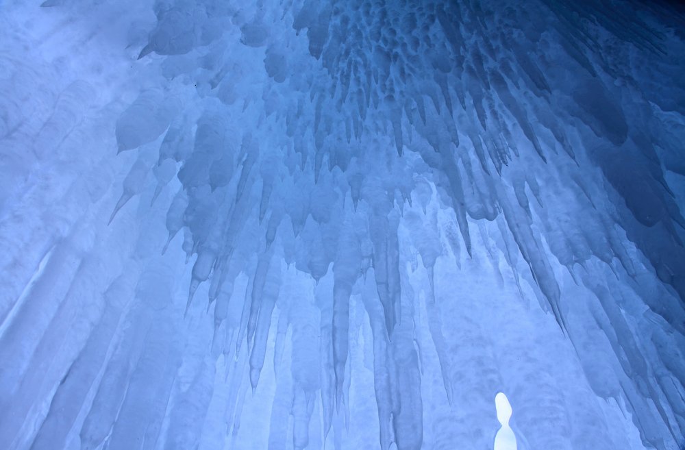 Ледяная пещера.