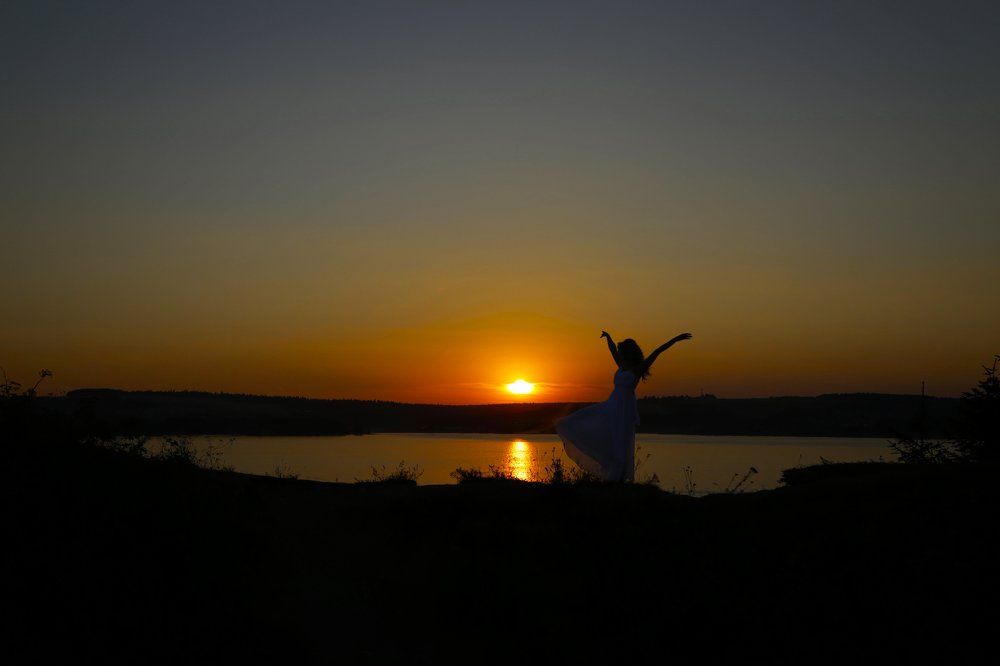 Танцы на закате